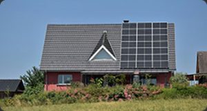 Hausdach mit Solaranlage - Beratung